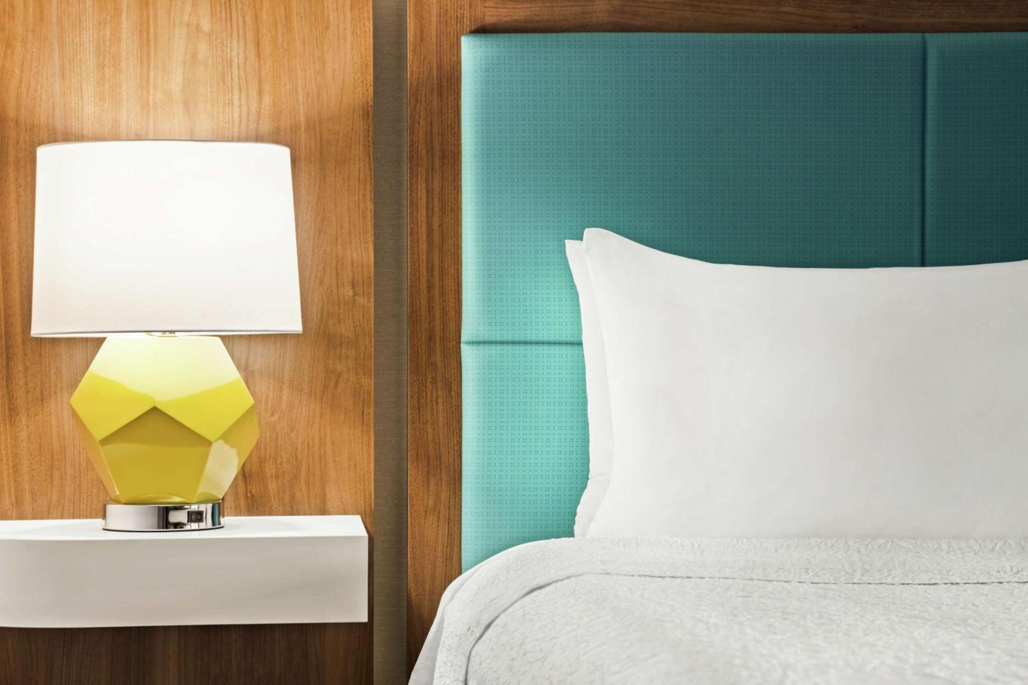 Hampton Inn Portland Airport Екстер'єр фото