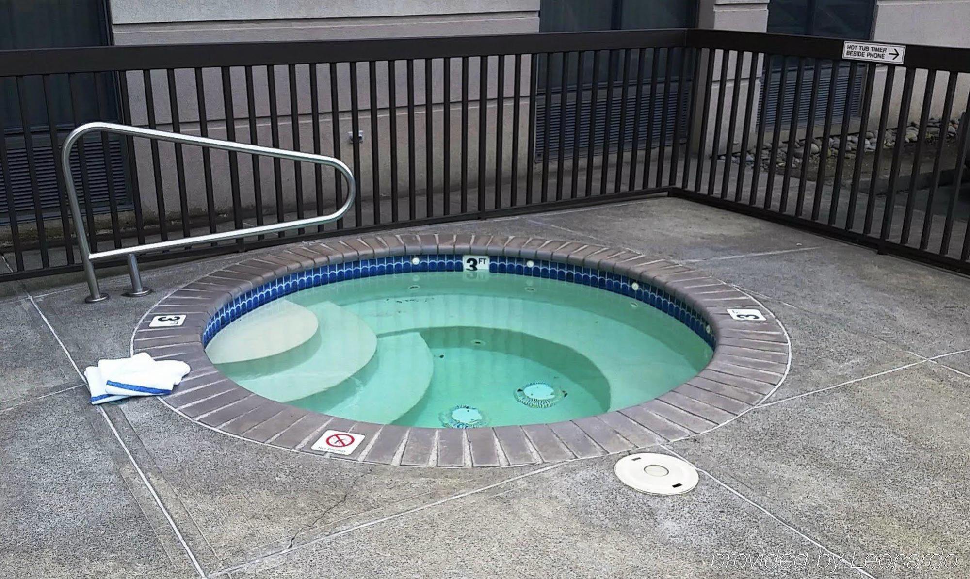 Hampton Inn Portland Airport Екстер'єр фото