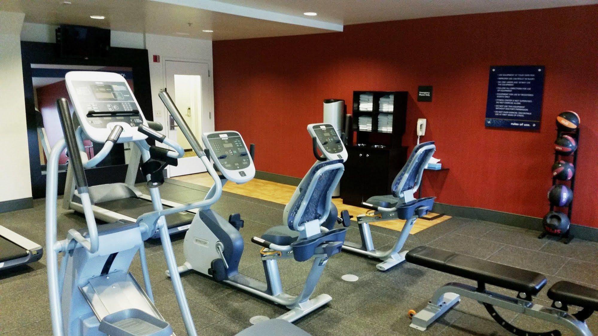Hampton Inn Portland Airport Екстер'єр фото